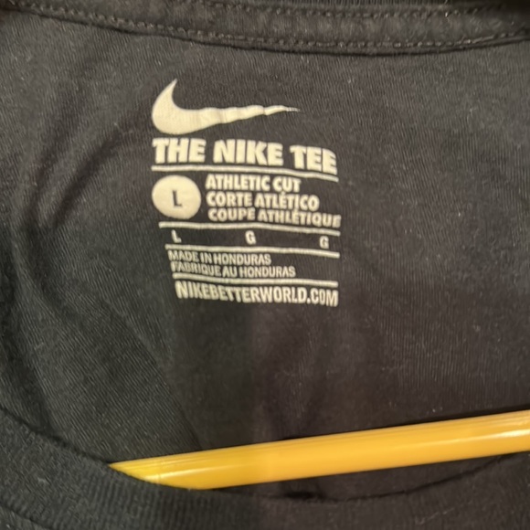 Nike shirt - Picture 3 of 3